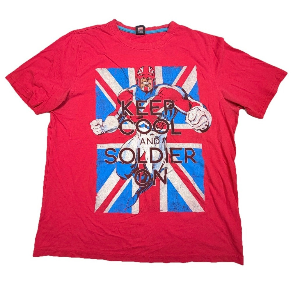 Marvel Captain Britain Medium T-shirt Red Keep Calm and Soldier On 2012